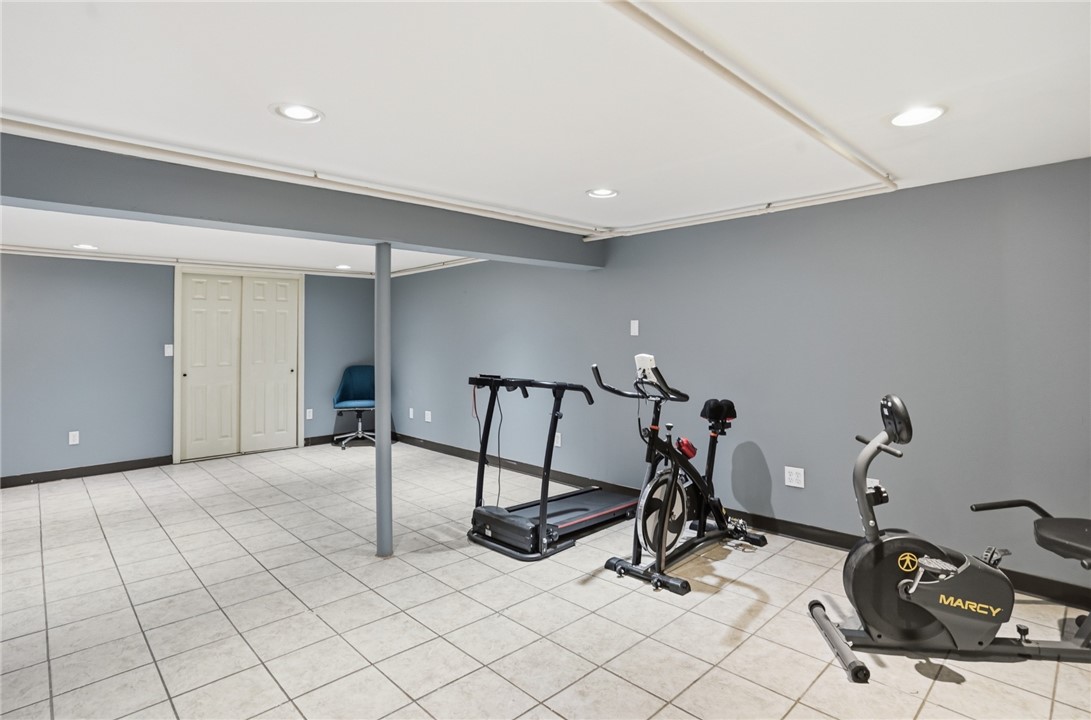 514 Killingly Street Johnston, RI 02919 - Photo 32 of 41