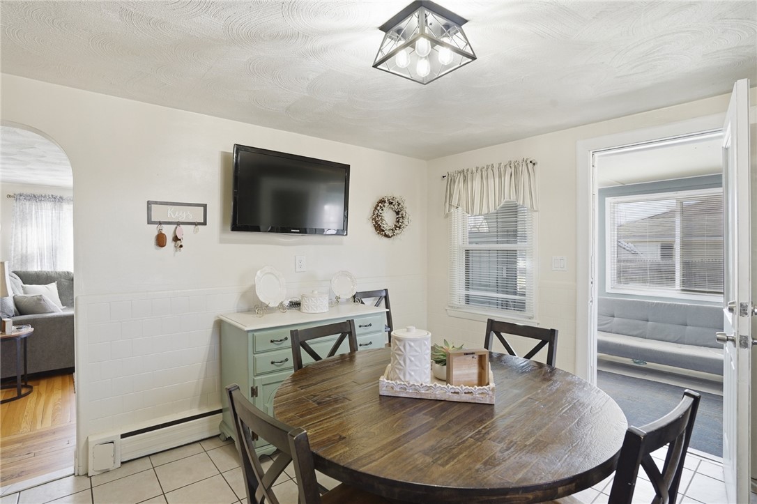 514 Killingly Street Johnston, RI 02919 - Photo 9 of 41