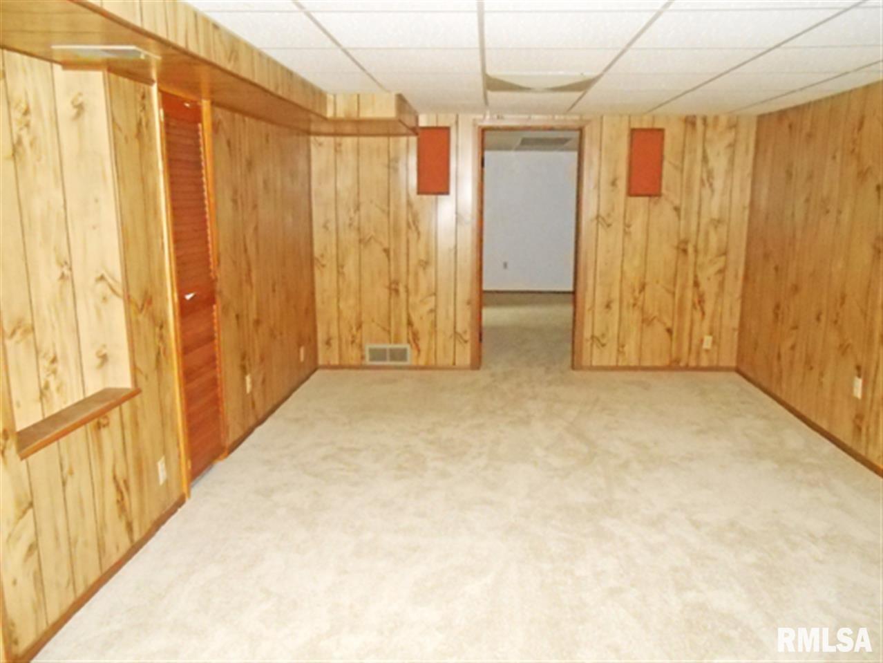 3328 Fairhaven Road Davenport, IA 52807 - Photo 23 of 24 Gallery Image 23