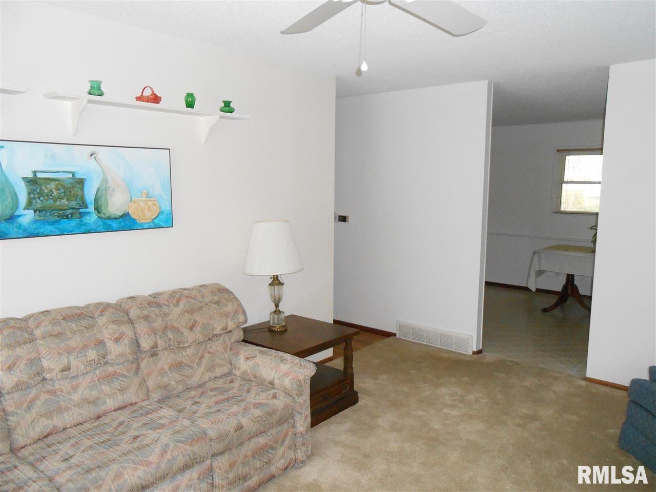 3328 Fairhaven Road Davenport, IA 52807 - Photo 3 of 24 Gallery Image 3