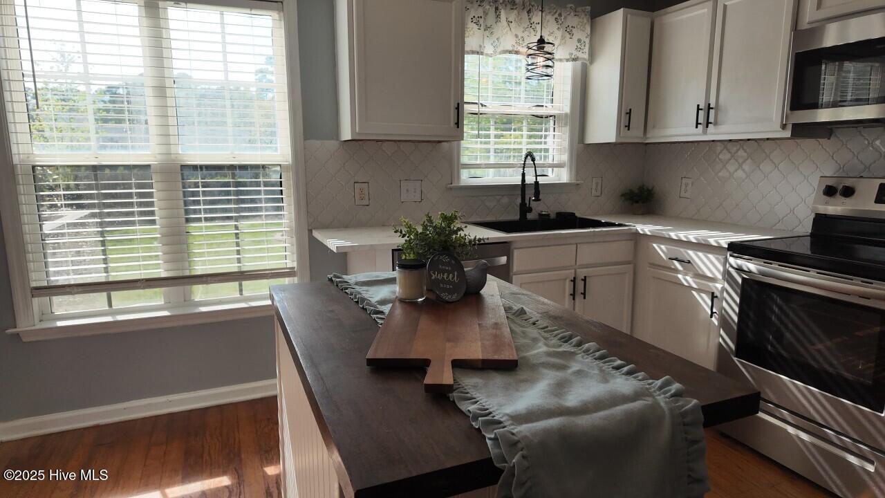 105 Ridgewood Court Jacksonville, NC 28546 - Photo 15 of 25 Kitchen 1