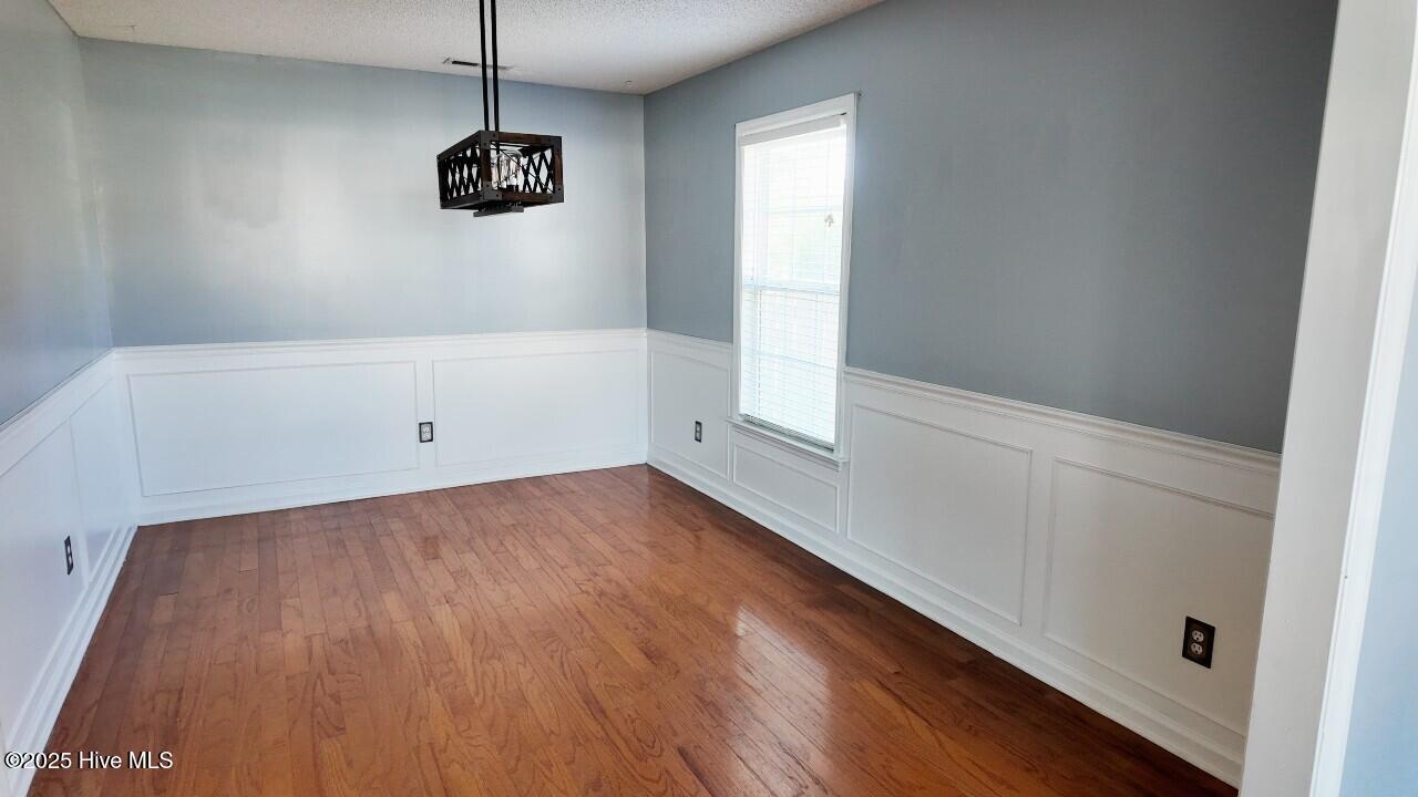 105 Ridgewood Court Jacksonville, NC 28546 - Photo 17 of 25 Dinning
