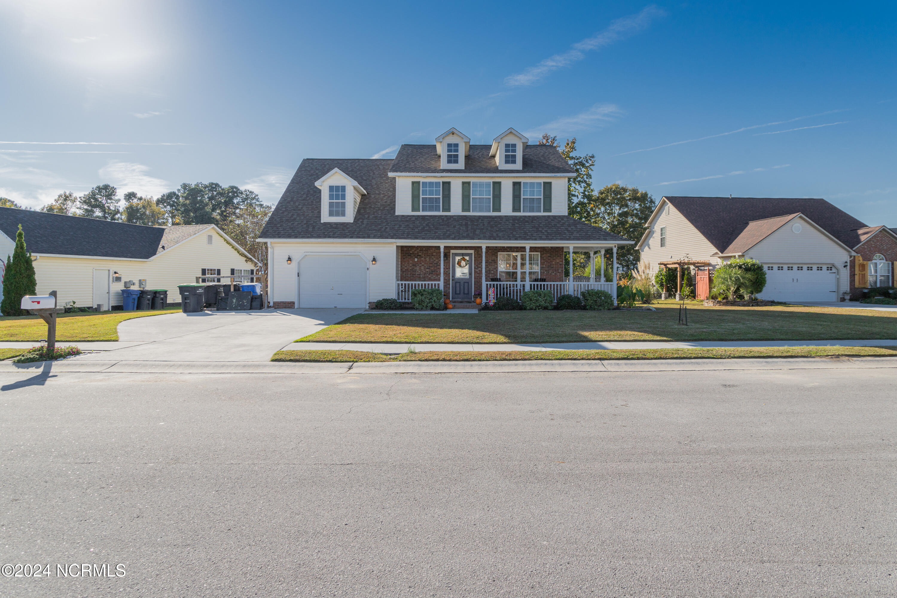 105 Ridgewood Court Jacksonville, NC 28546 - Photo 2 of 25 1FRONT