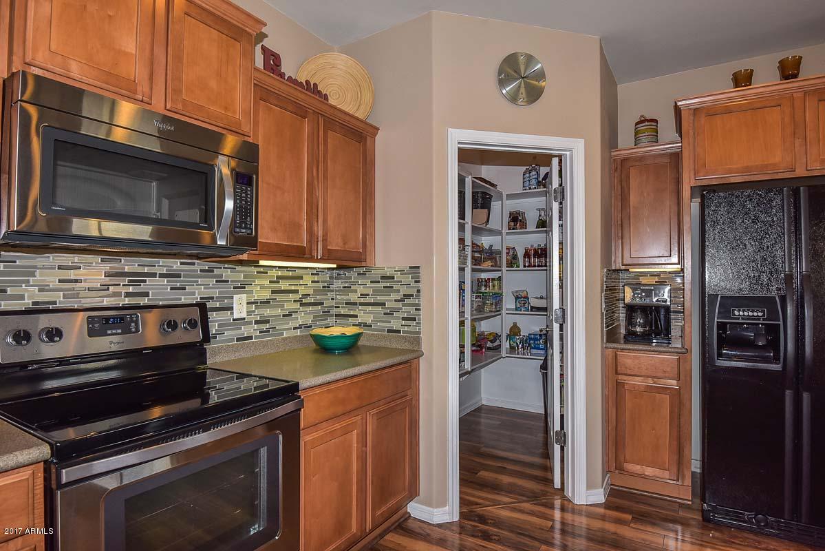 2034 West Davis Road Phoenix, AZ 85023 - Photo 14 of 48 Kitchen-Pantry