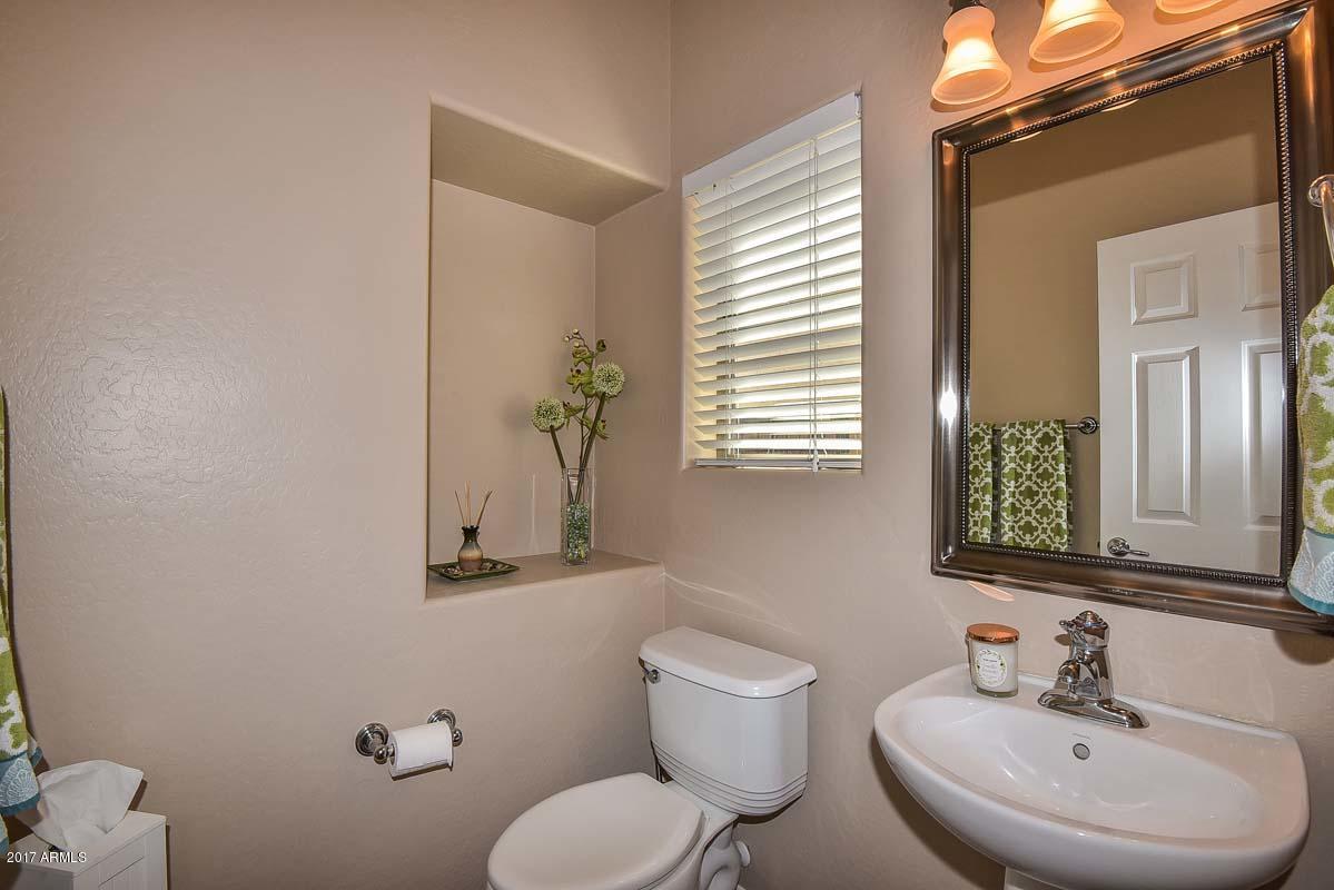 2034 West Davis Road Phoenix, AZ 85023 - Photo 19 of 48 Powder Room