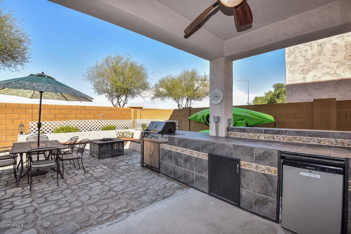 2034 West Davis Road Phoenix, AZ 85023 - Photo 5 of 48 Patio-BBQ