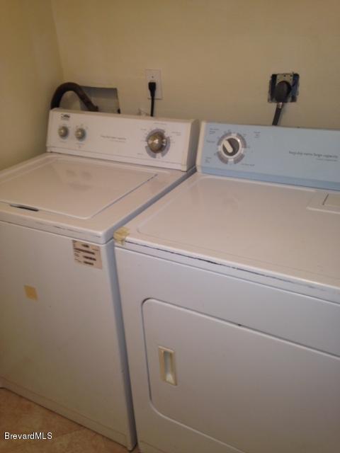 459 Old Road Palm Bay, FL 32908 - Photo 15 of 16 LAundry