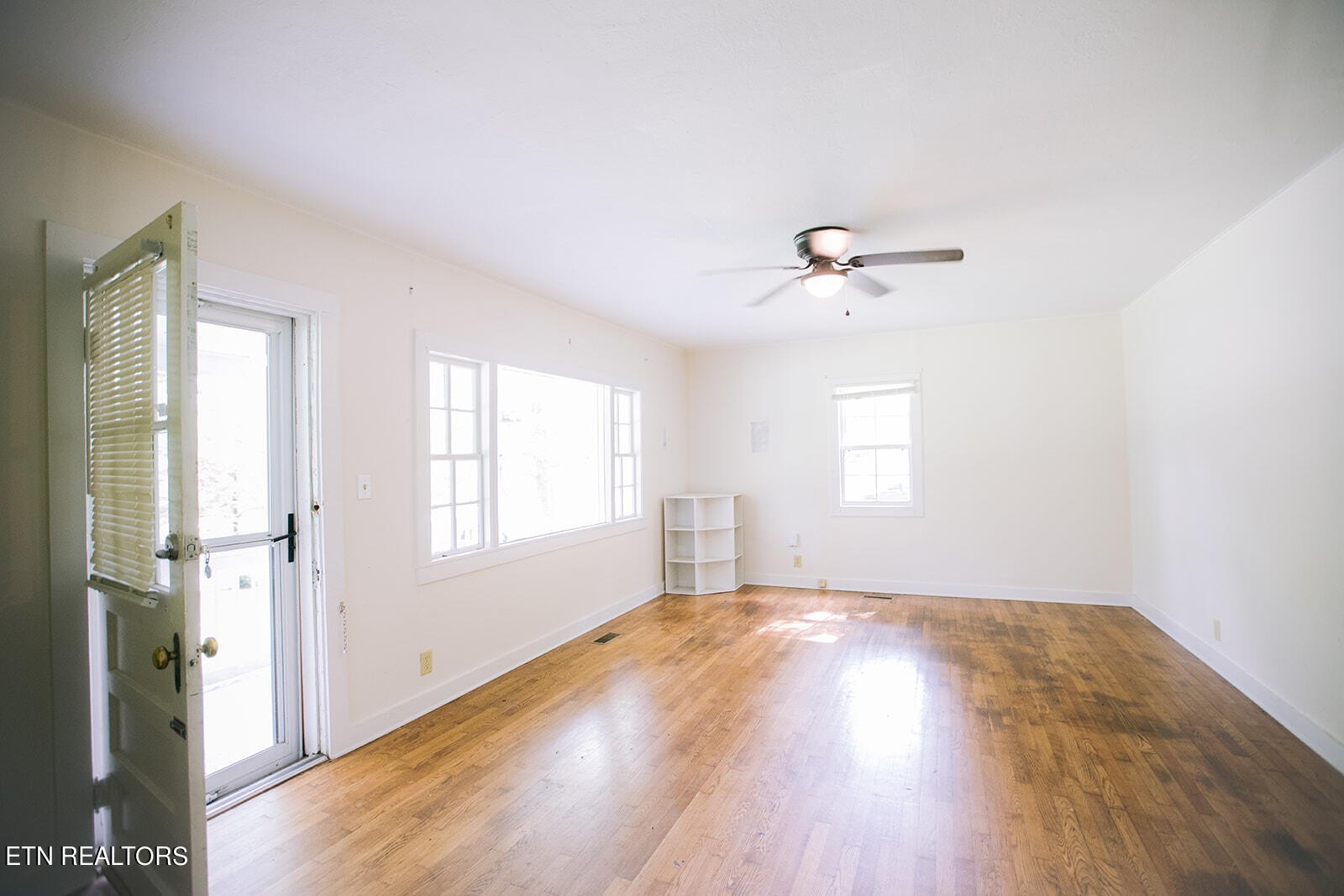 1035 Deaderick Road Knoxville, TN 37920 - Photo 4 of 12 Gallery Image 4