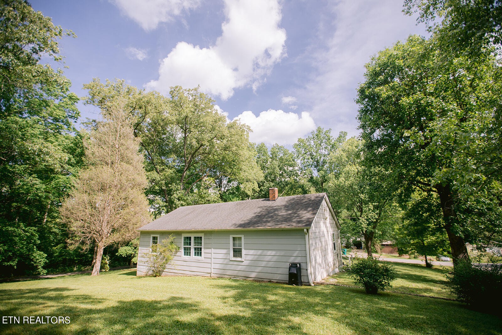 1035 Deaderick Road Knoxville, TN 37920 - Photo 9 of 12 Gallery Image 9