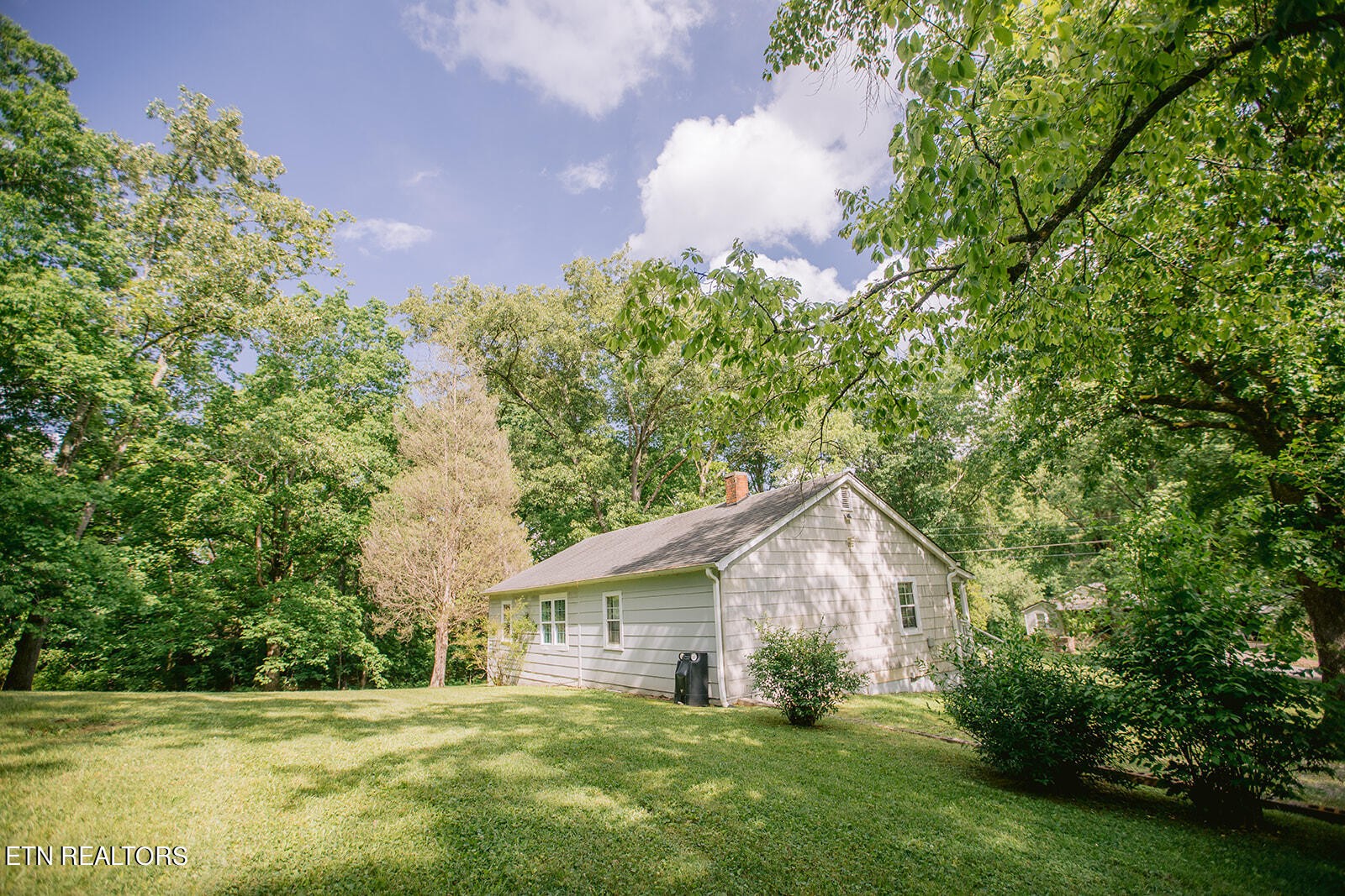 1035 Deaderick Road Knoxville, TN 37920 - Photo 10 of 12 Gallery Image 10