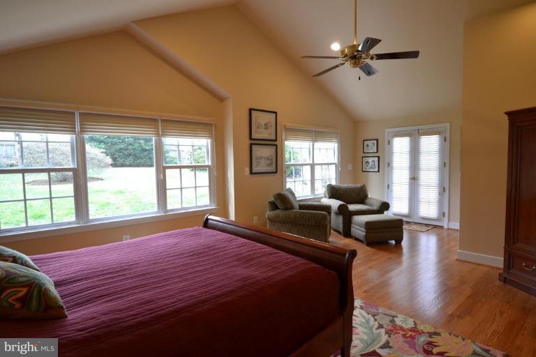 7901 Old Falls Road McLean, VA 22102 - Photo 16 of 30 Master Bedroom