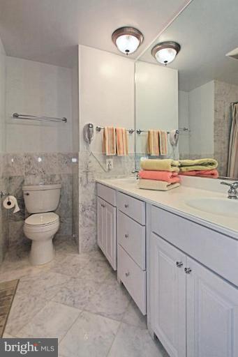 7901 Old Falls Road McLean, VA 22102 - Photo 17 of 30 2nd Bath