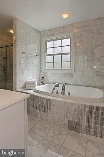 7901 Old Falls Road McLean, VA 22102 - Photo 18 of 30 Master Bath
