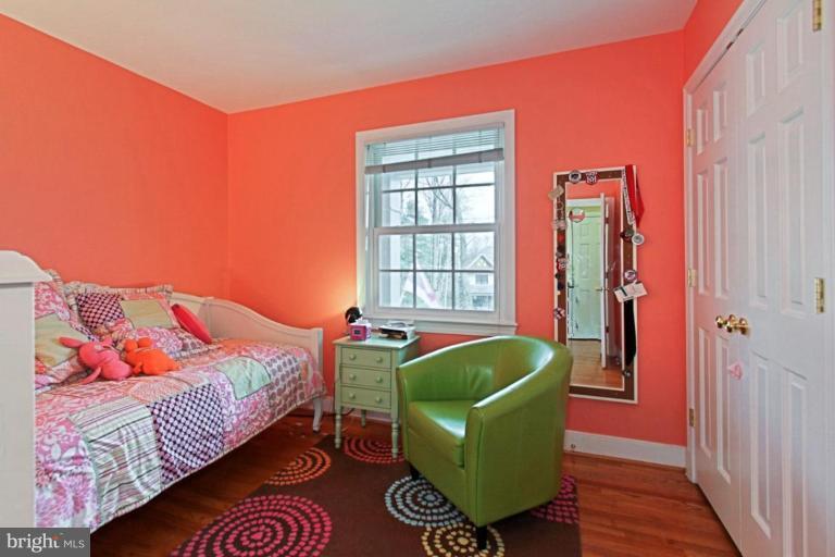 7901 Old Falls Road McLean, VA 22102 - Photo 26 of 30 Bedroom 3