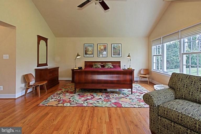 7901 Old Falls Road McLean, VA 22102 - Photo 28 of 30 Master Bedroom