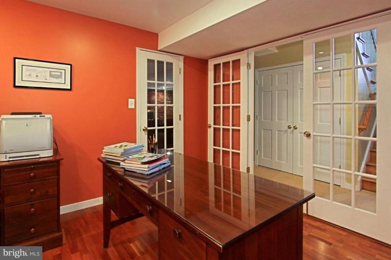7901 Old Falls Road McLean, VA 22102 - Photo 8 of 30 Office