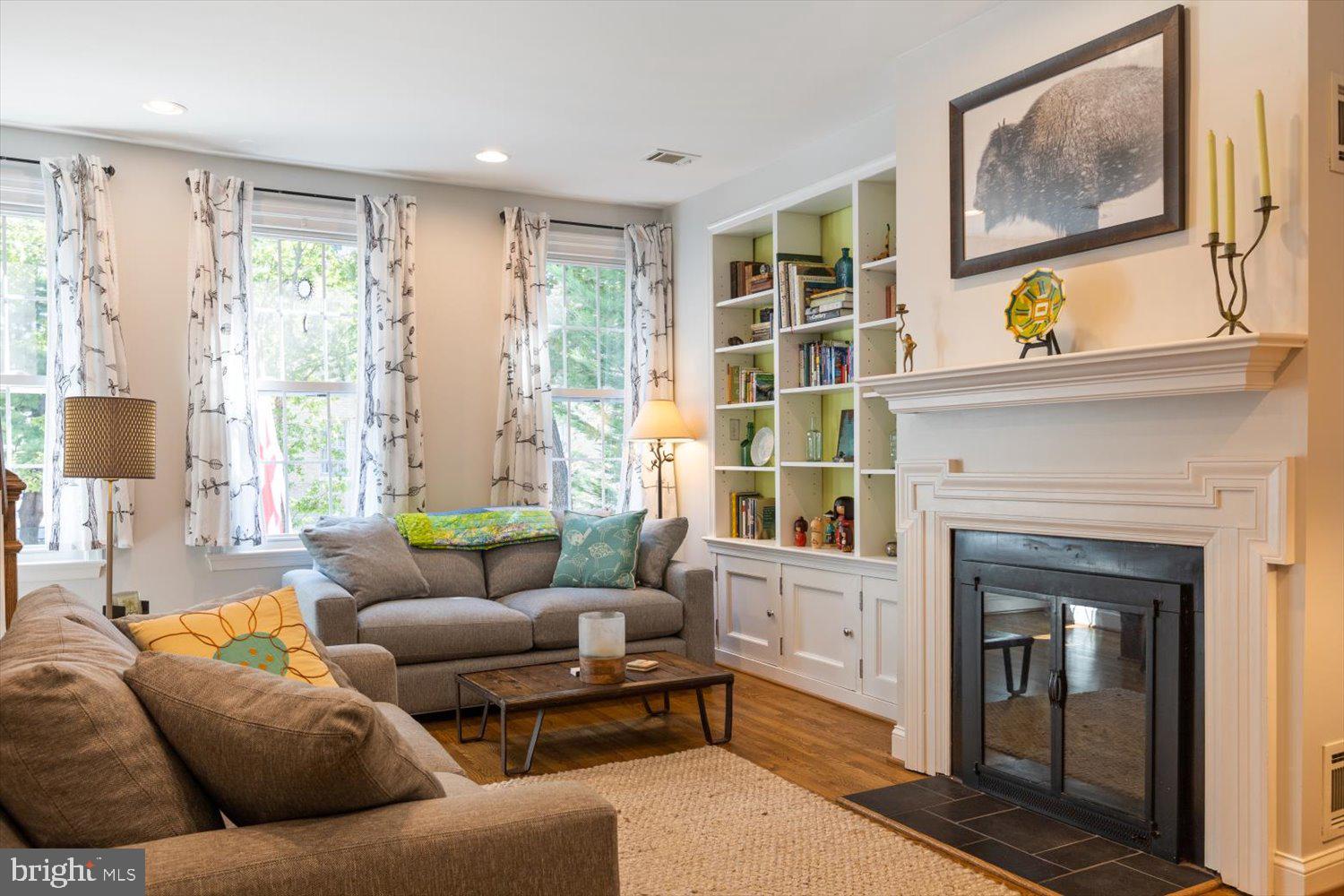 27 15th Street Southeast Washington, DC 20003 - Photo 11 of 34