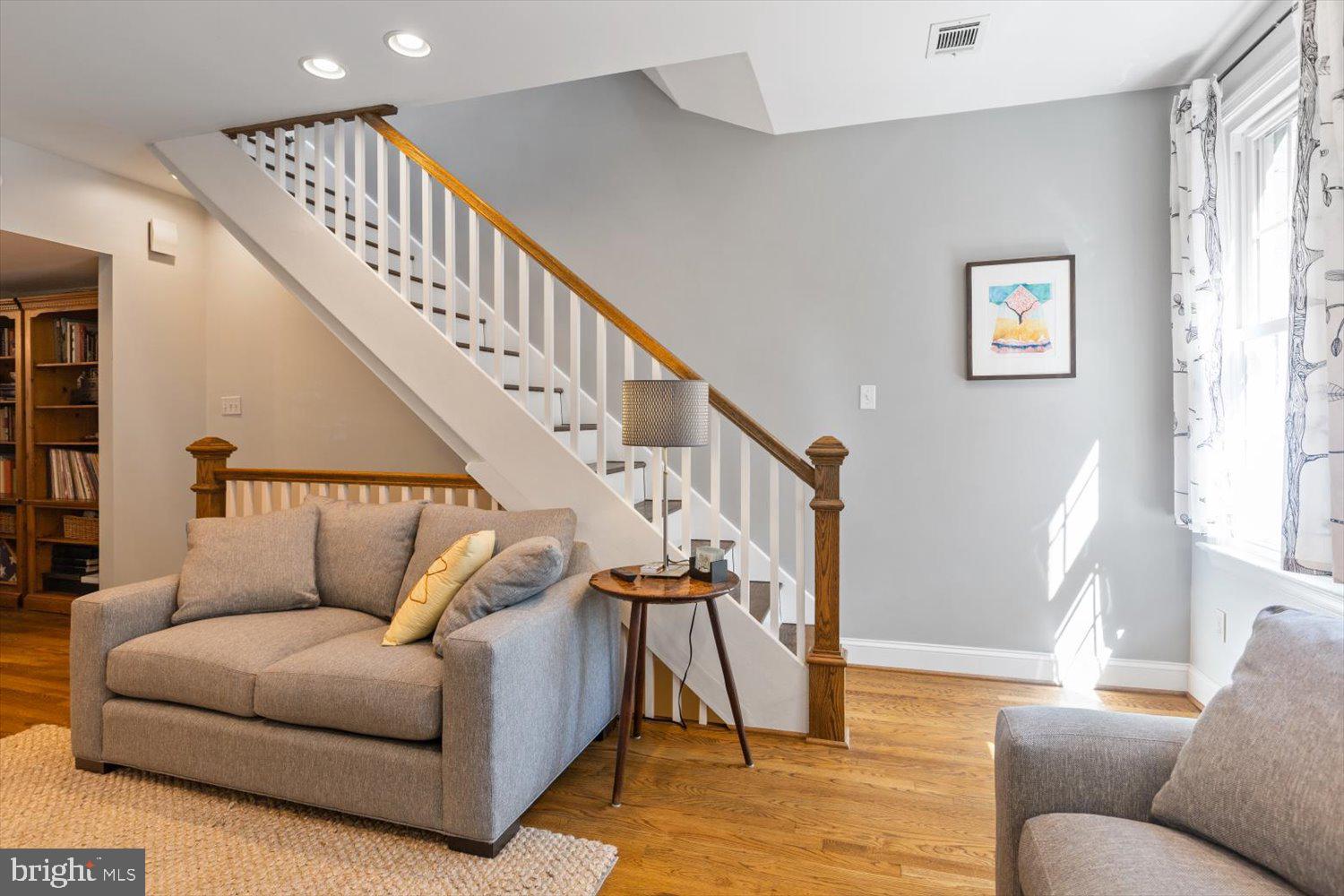 27 15th Street Southeast Washington, DC 20003 - Photo 15 of 34