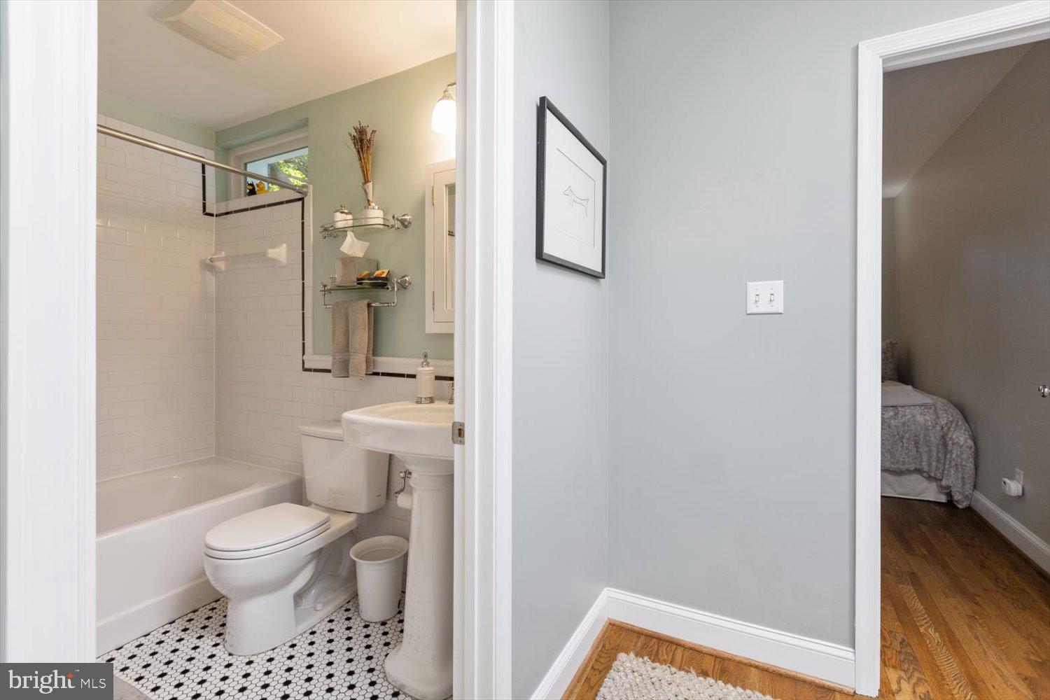 27 15th Street Southeast Washington, DC 20003 - Photo 27 of 34