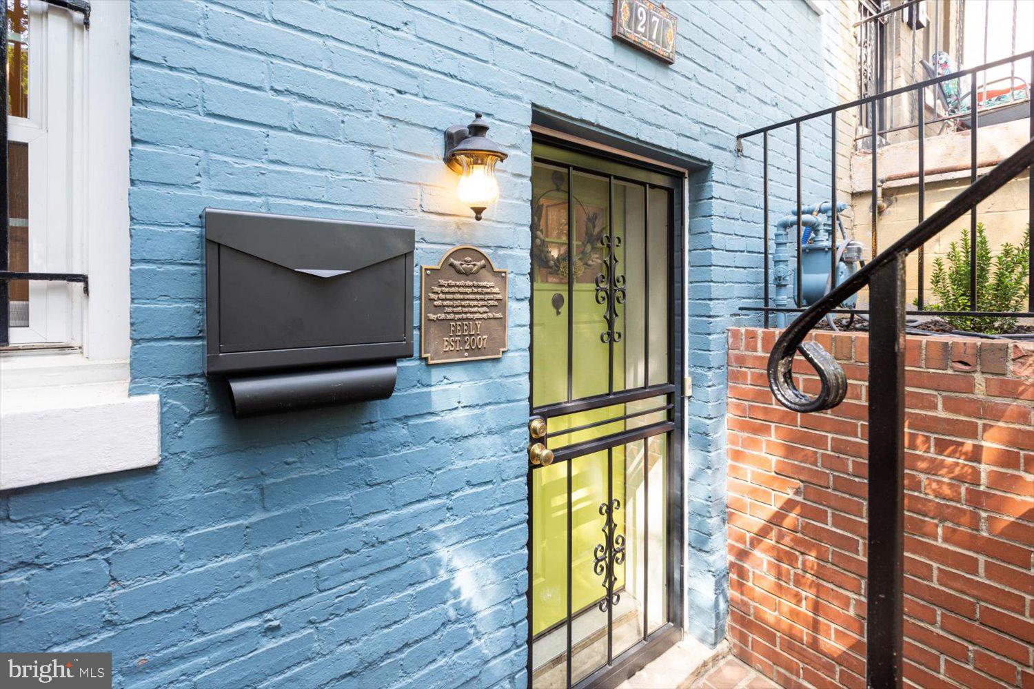 27 15th Street Southeast Washington, DC 20003 - Photo 3 of 34