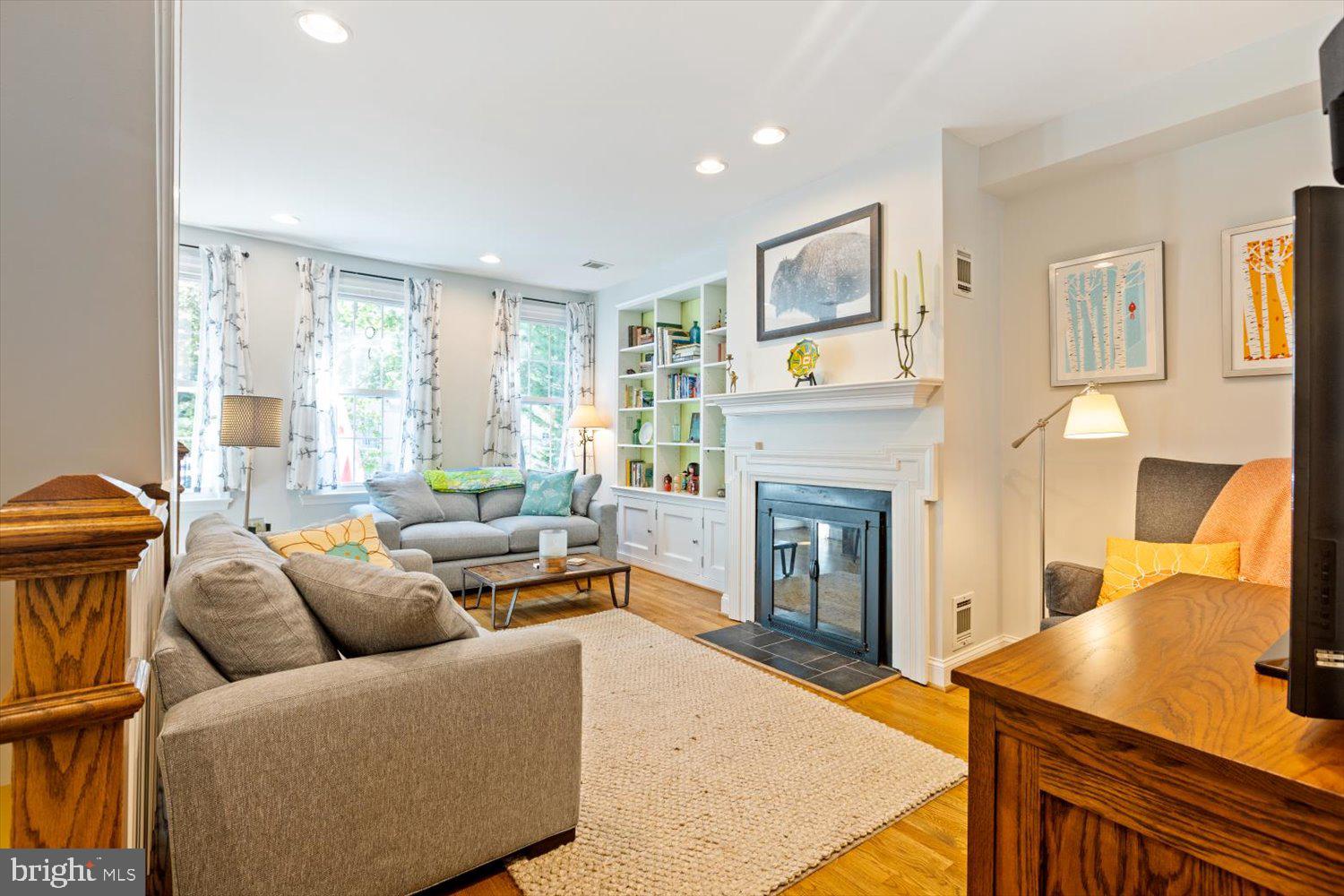 27 15th Street Southeast Washington, DC 20003 - Photo 10 of 34