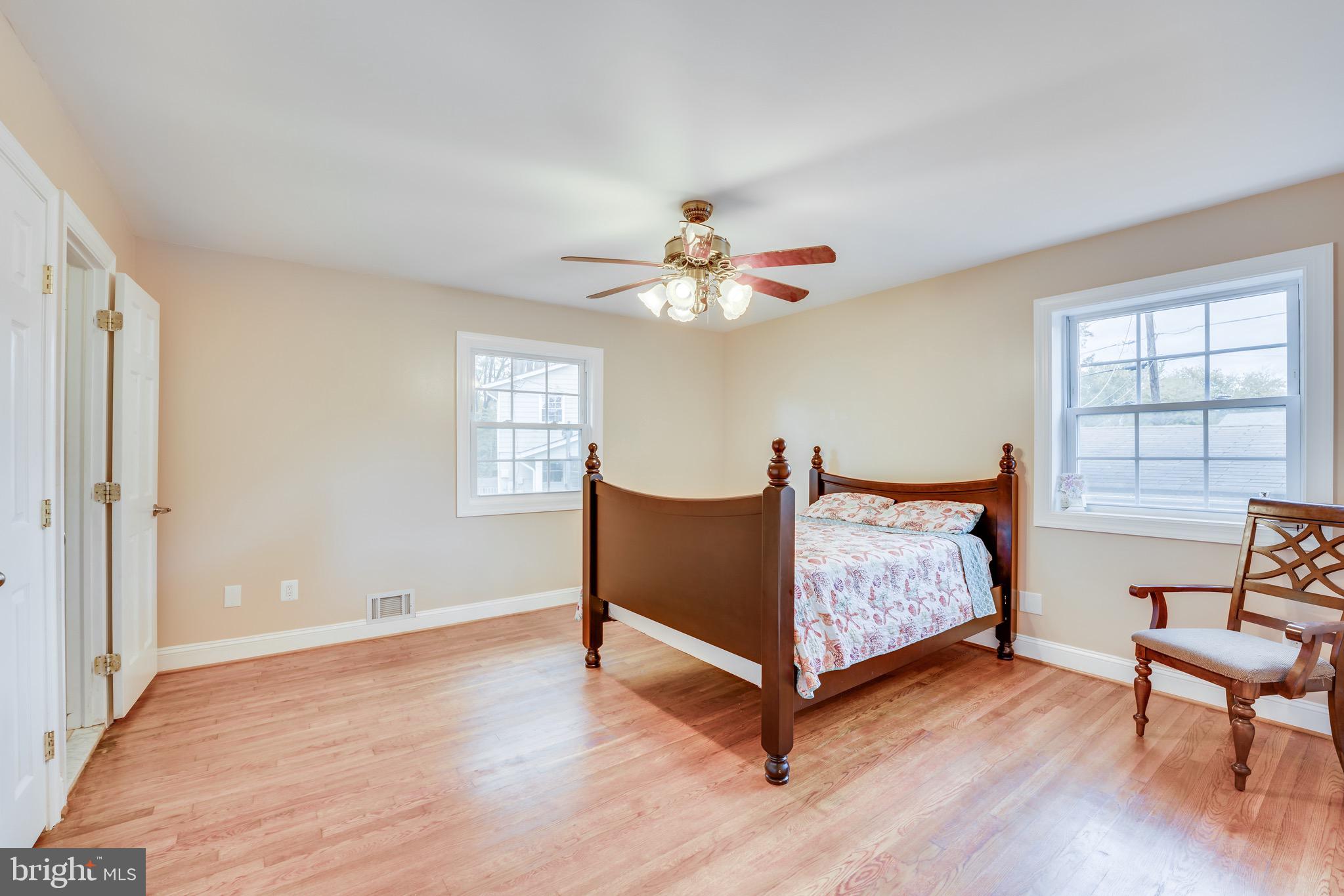 1201 Collingwood Road Alexandria, VA 22308 - Photo 17 of 35 Master bedroom