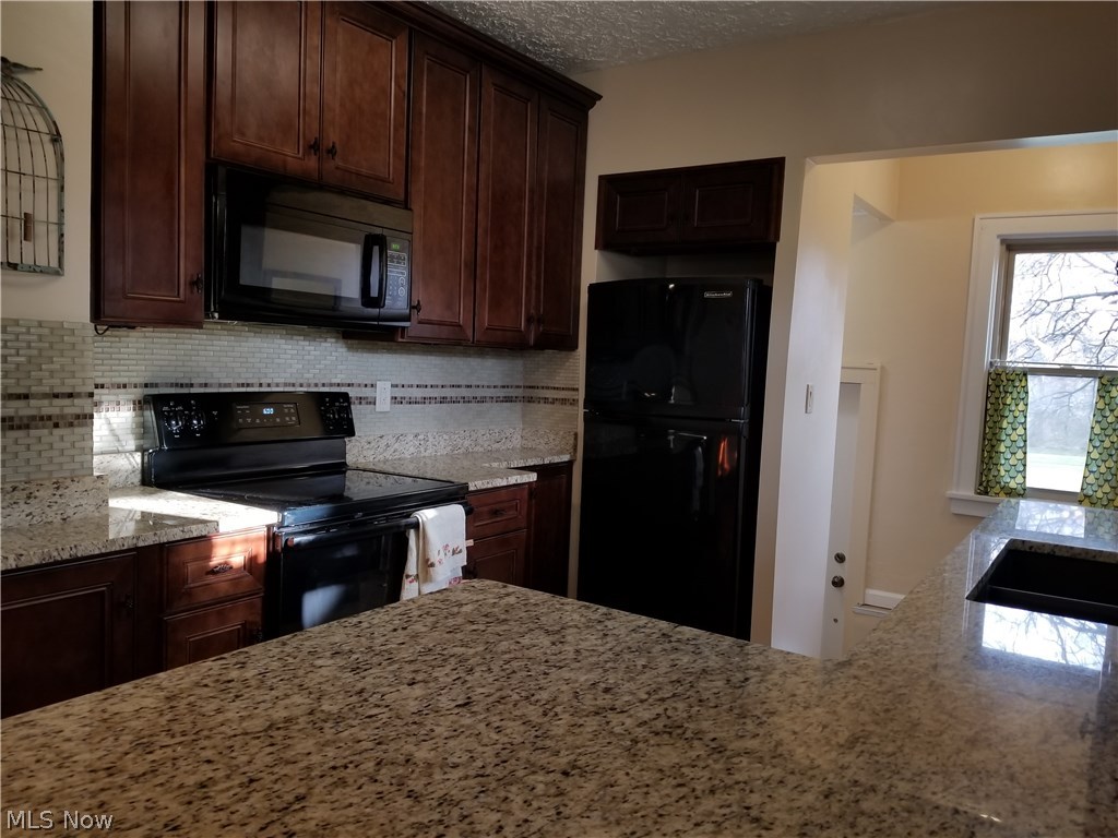 3424 Greenwich Road Norton, OH 44203 - Photo 6 of 22 Fully applianced kitchen
