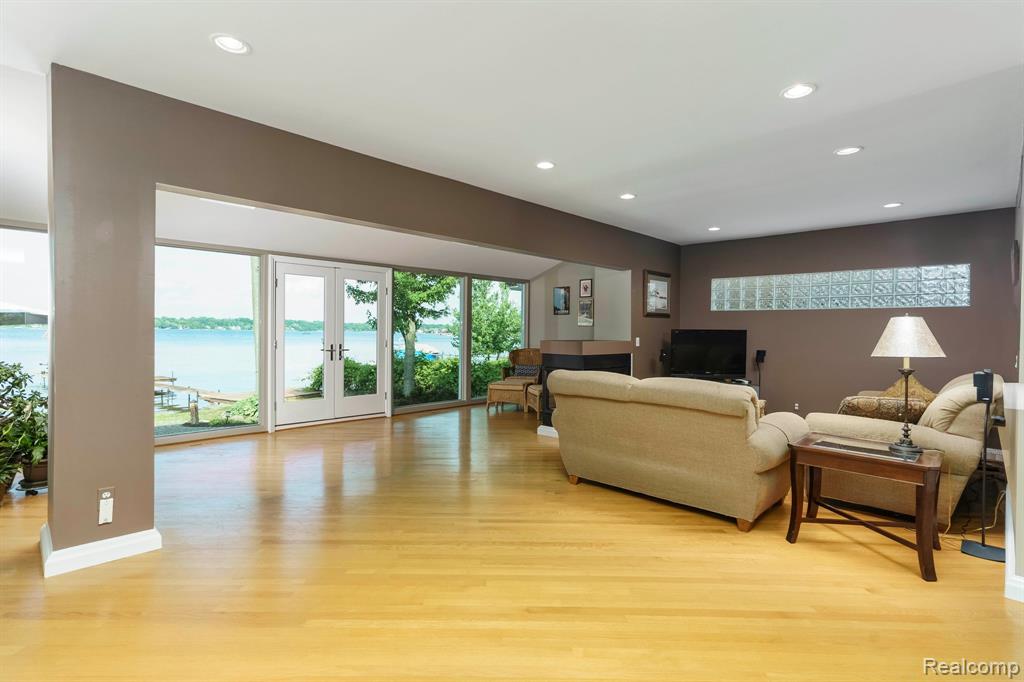 775 Lyle Drive Waterford, MI 48327 - Photo 23 of 63 Gallery Image 23
