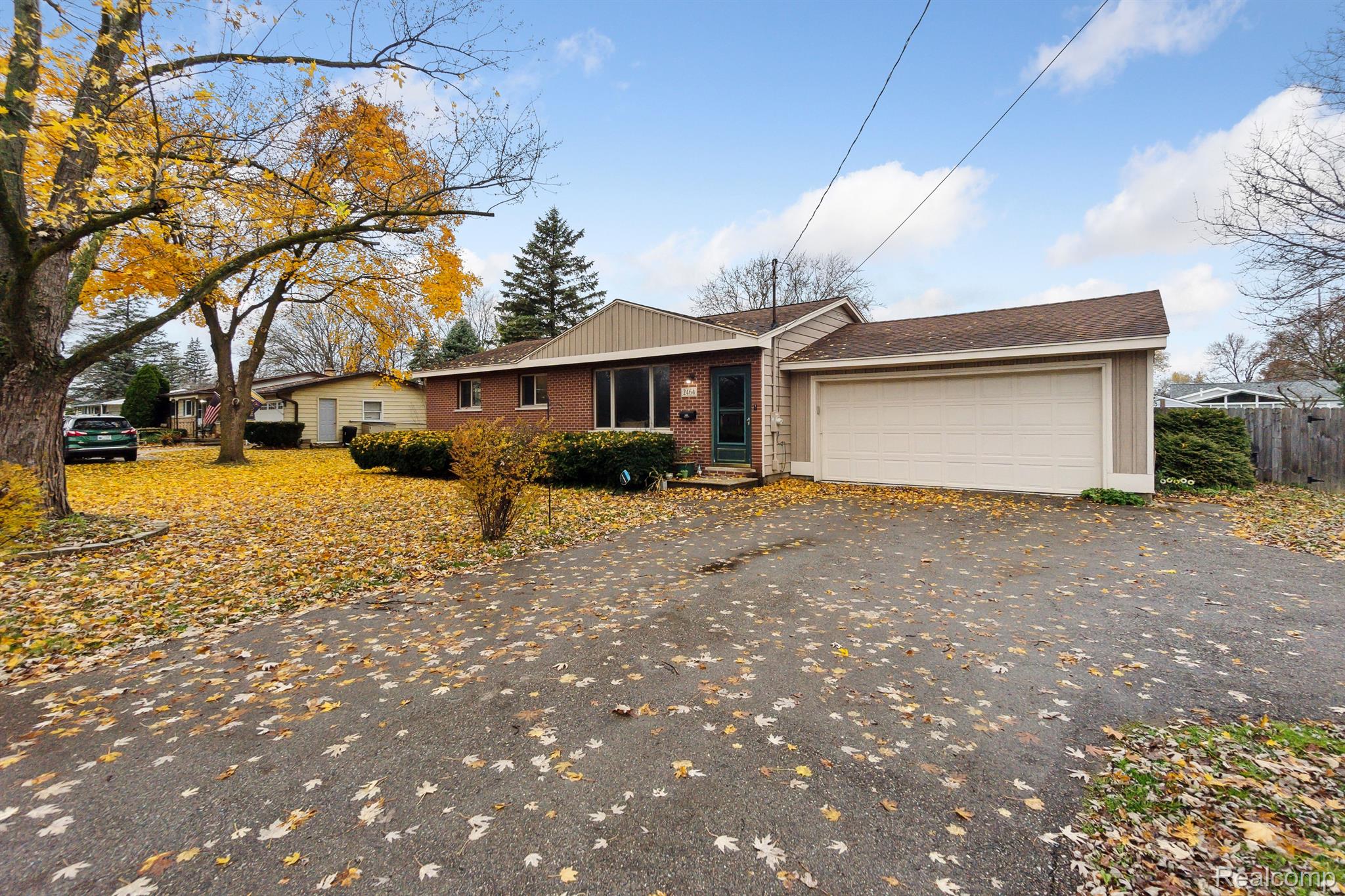 2464 West Maple Avenue Flint, MI 48507 - Photo 4 of 35 Gallery Image 4