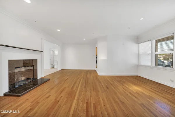 $5,300 | 6045 Sunnyslope Avenue, Van Nuys, CA 91401