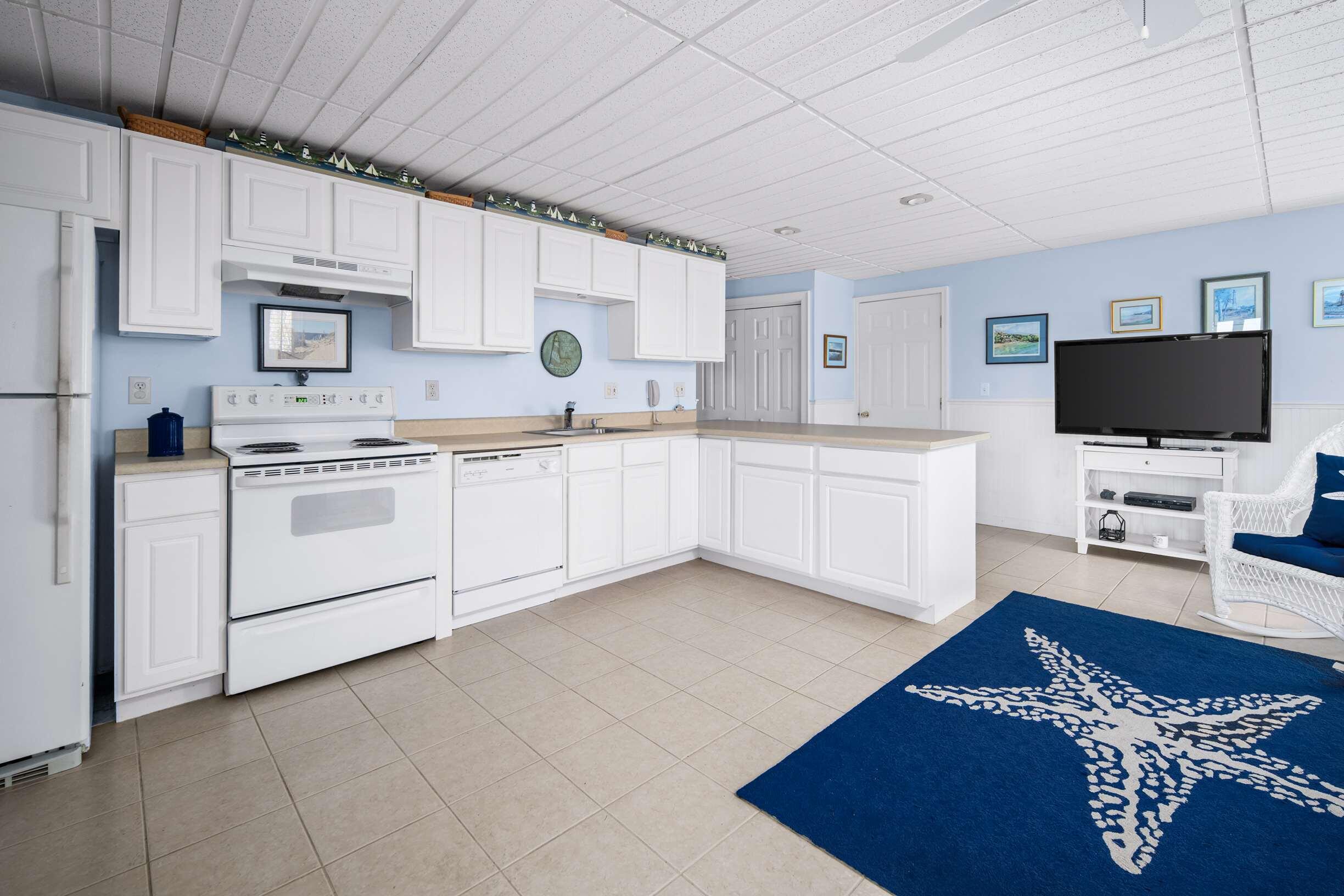 204 Nubble Road York, ME 03909 - Photo 26 of 32 ADU Kitchenuipee
