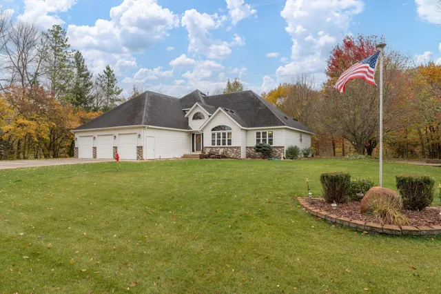 $599,900 | 3136 River Meadows Drive, Mankato, MN 56001