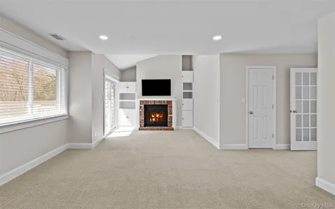 $775,000 | 163 Boathouse Lane, Unit 163, Bay Shore, NY 11706