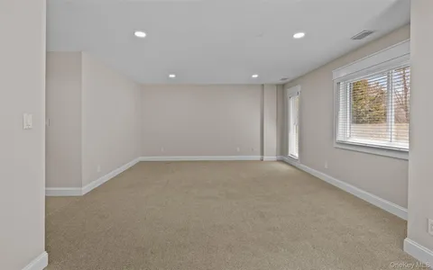 $775,000 | 163 Boathouse Lane, Unit 163, Bay Shore, NY 11706