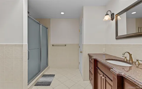 $775,000 | 163 Boathouse Lane, Unit 163, Bay Shore, NY 11706