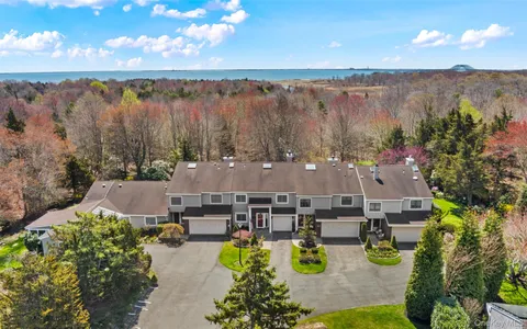 $775,000 | 163 Boathouse Lane, Unit 163, Bay Shore, NY 11706