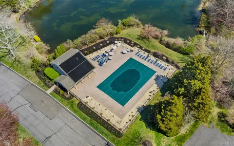 $775,000 | 163 Boathouse Lane, Unit 163, Bay Shore, NY 11706