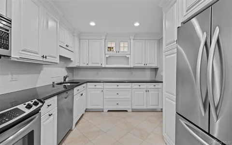 $775,000 | 163 Boathouse Lane, Unit 163, Bay Shore, NY 11706