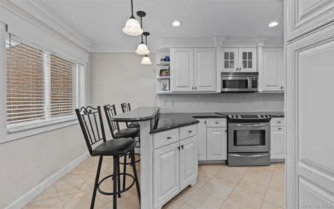 $775,000 | 163 Boathouse Lane, Unit 163, Bay Shore, NY 11706