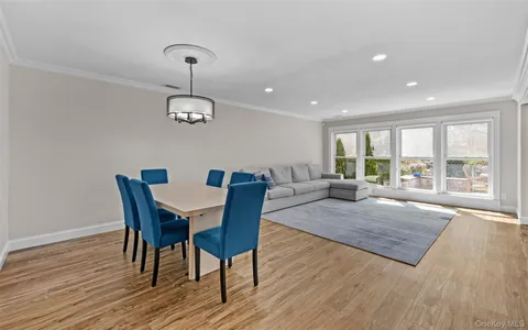 $775,000 | 163 Boathouse Lane, Unit 163, Bay Shore, NY 11706