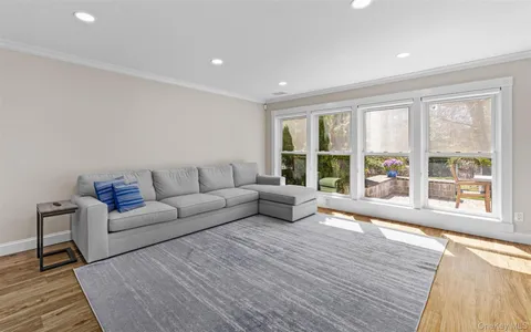 $775,000 | 163 Boathouse Lane, Unit 163, Bay Shore, NY 11706