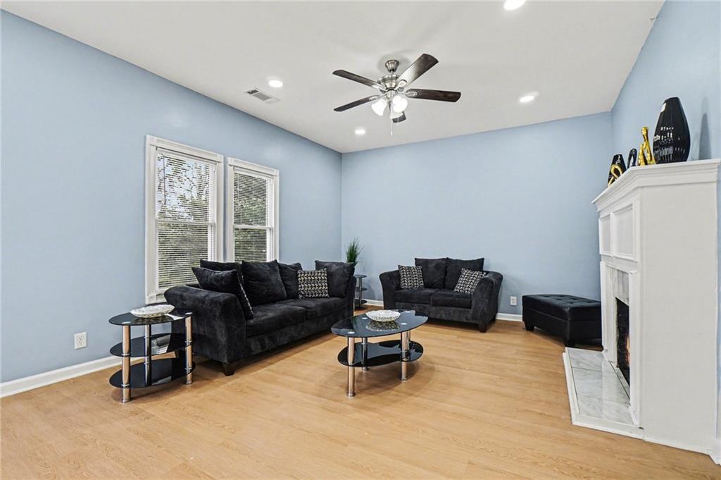 1382 Elizabeth Lane Atlanta, GA 30344 - Photo 5 of 27