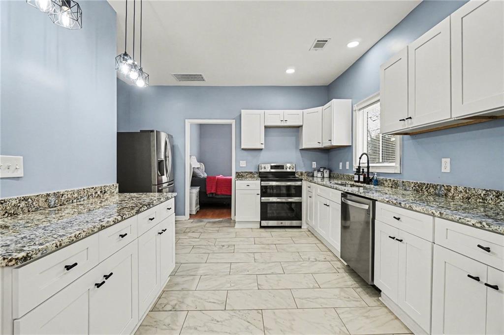 1382 Elizabeth Lane Atlanta, GA 30344 - Photo 9 of 27