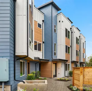 $799,000 | 221 Northeast 75th Street, Seattle, WA 98115