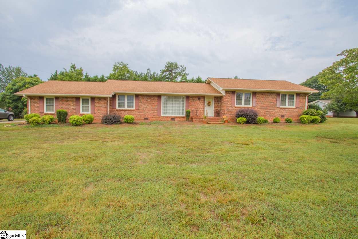 422 Broadway Lake Road Anderson, SC 29621 - Photo 1 of 36 Gallery Image 1