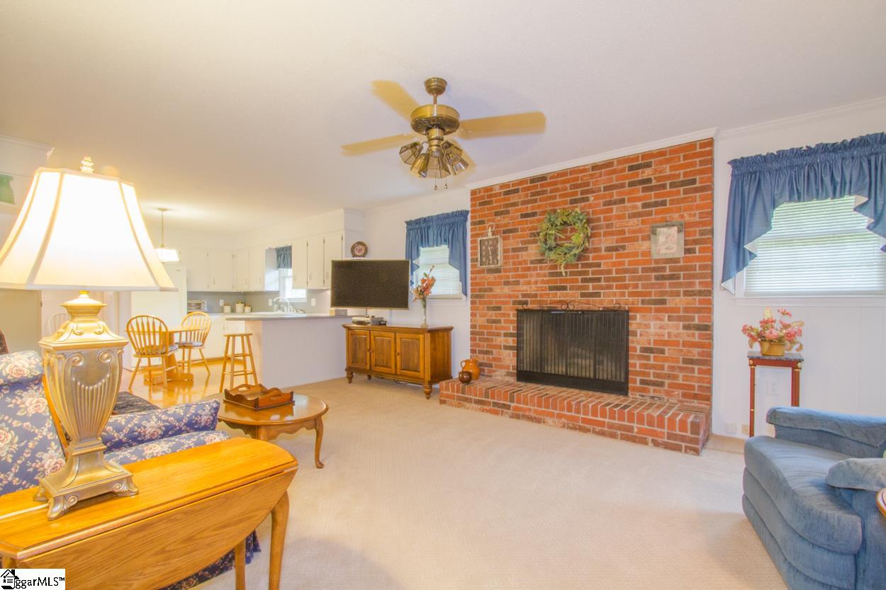 422 Broadway Lake Road Anderson, SC 29621 - Photo 3 of 36 Gallery Image 3