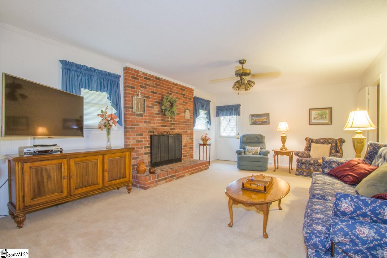 422 Broadway Lake Road Anderson, SC 29621 - Photo 7 of 36 Gallery Image 7