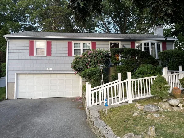 $439,900 | 36 Edmond Drive, Warwick, RI 02886