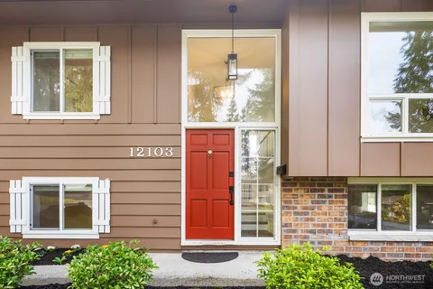 $1,139,950 | 12103 Southeast 70th Street, Newcastle, WA 98056