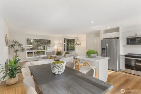 $1,139,950 | 12103 Southeast 70th Street, Newcastle, WA 98056